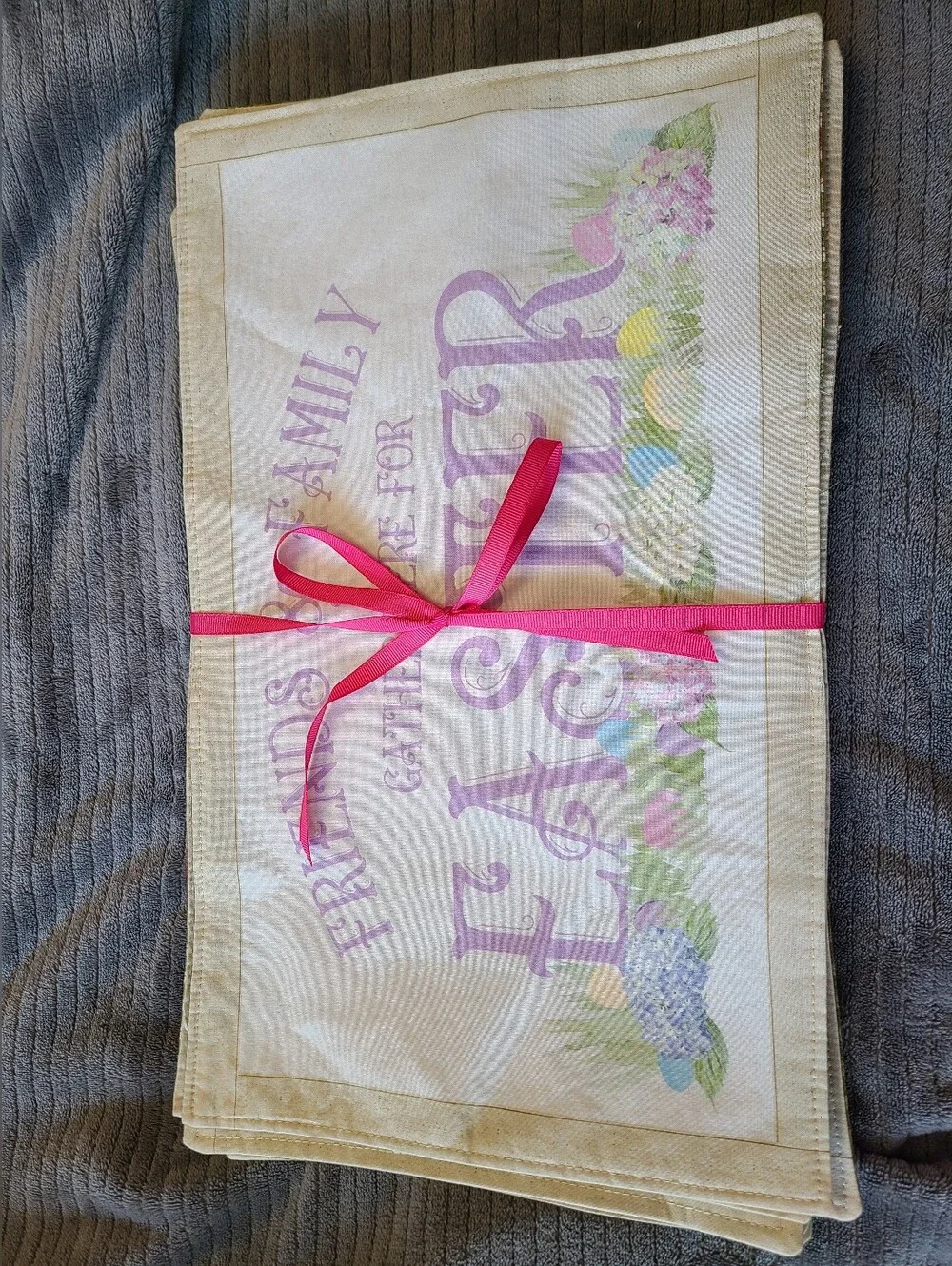 Set of 8 NEW Easter holiday cloth placemats beige/white w/green plaid back